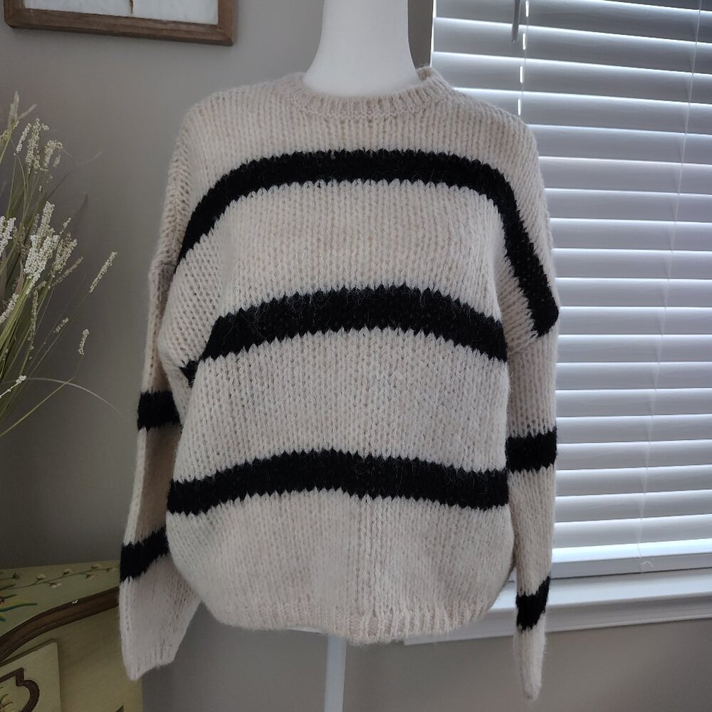NWT - ONLY Crew Neck - Oversized - Wool Sweater - Ivory & Black Stripes - Small